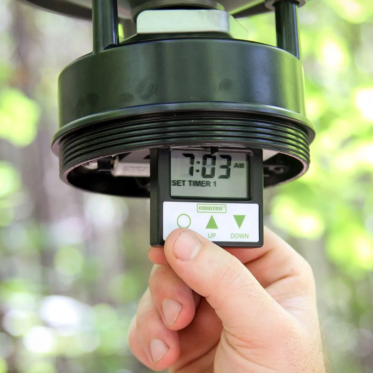 MFG MOULTRIE 5 GALLONS ALL-IN-ONE HANGING image 3
